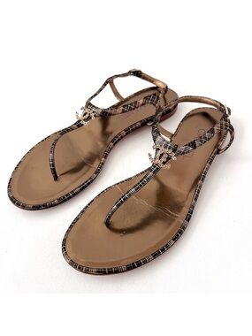 CHANEL || Crystal CC Logo Gold Metallic Tweed Thong T Strap Sandals Wide EU 40 C